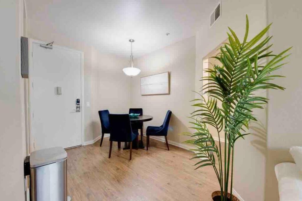 The Nest A Spacious 1 Bedroom Apartment With A Pool View Los Angeles Exterior foto